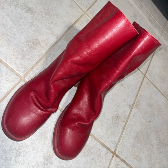 Vintage looking slouchy red leather boots - Picture 6 of 10